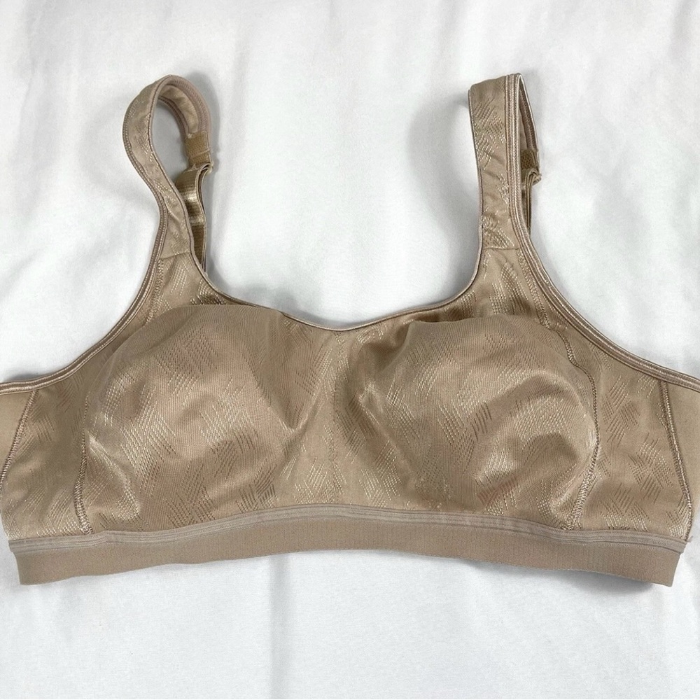 Playtex 18 Hour Wire-Free Bra Active Comfort with Convertible Straps 38C Nude